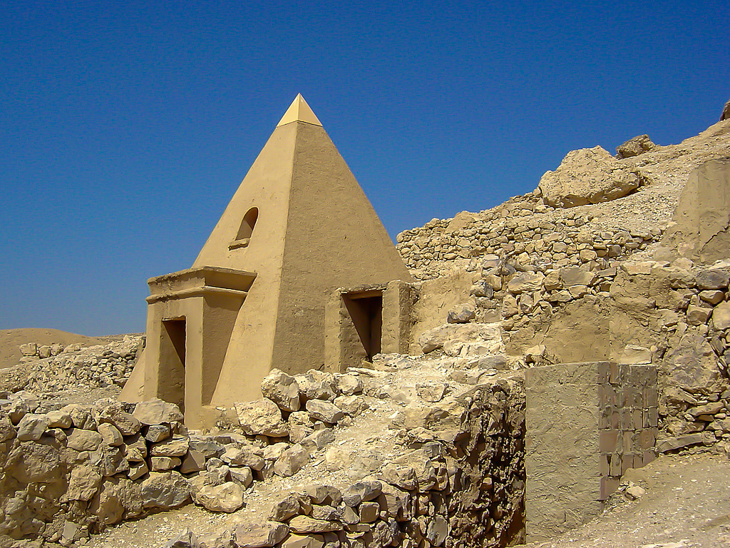 deir-el-medina-dunes-beyond